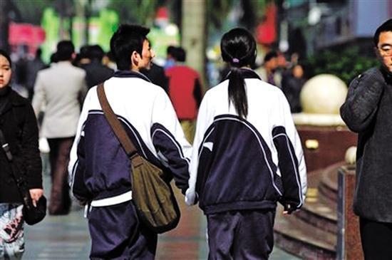 女儿13岁早恋该怎么处理（十三岁女孩早恋怎么办）