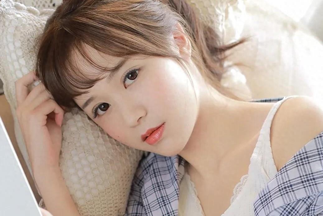 女孩子来大姨妈了怎么关心(女朋友来姨妈怎么哄)
