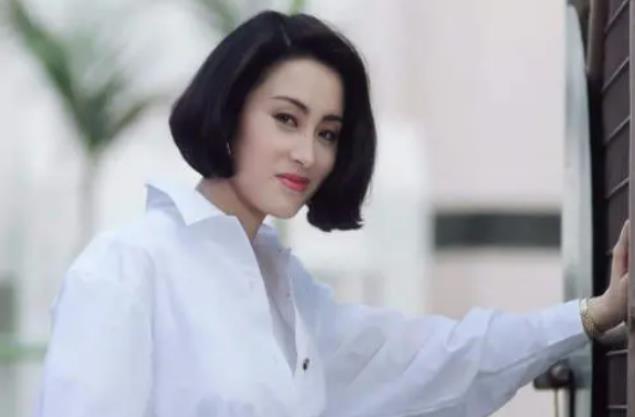 两个独立包装的女人（两个独立包装的女人讲的是什么意思）