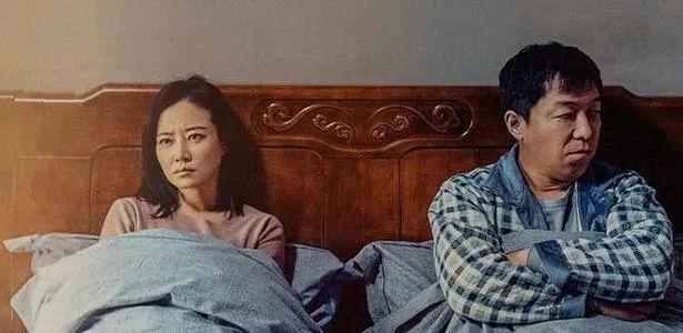 适合情侣聊天的15个话题(如何跟女孩子聊天增进感情)