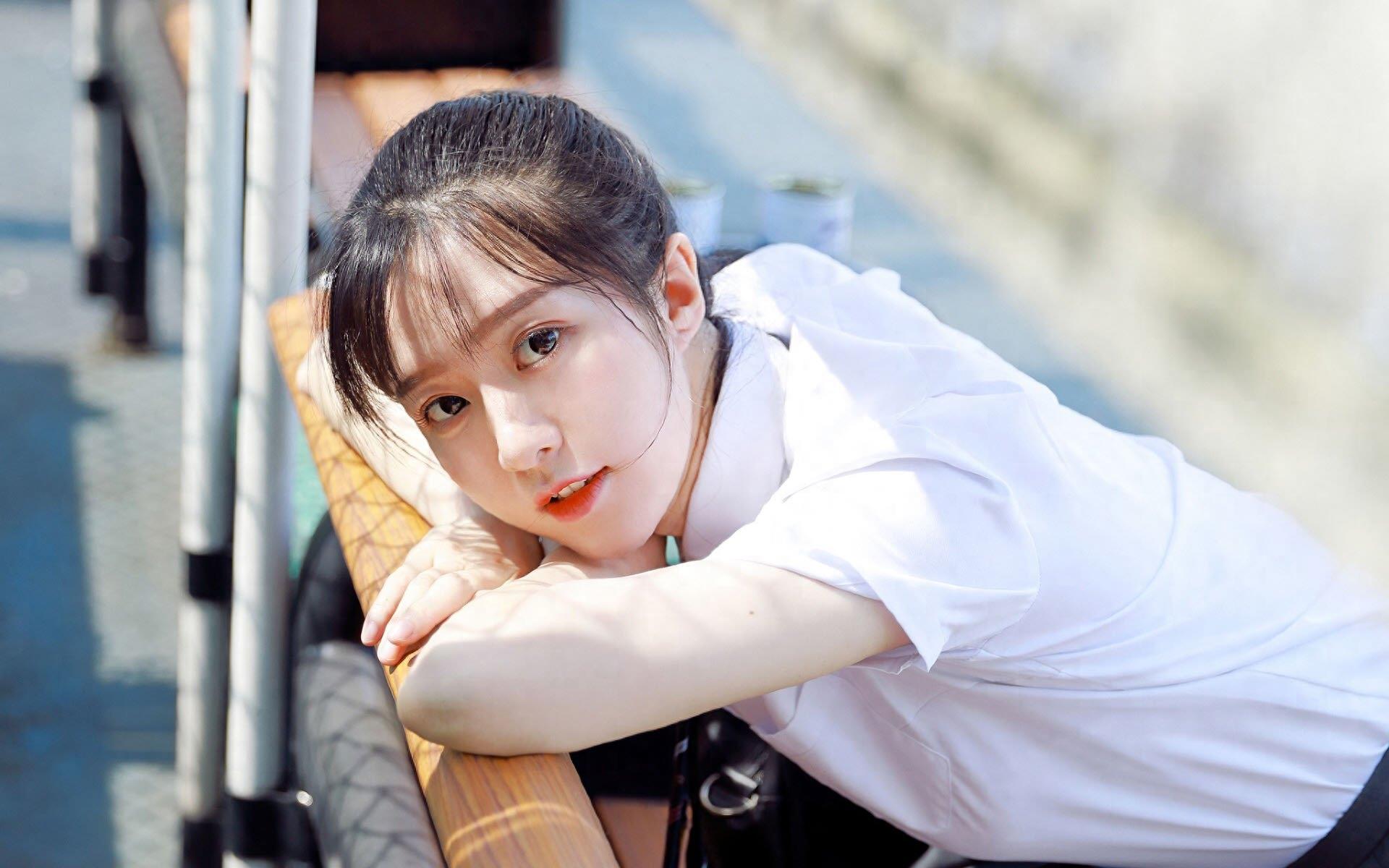 女孩子不回你信息还有必要追吗（女孩不回信息还继续追吗）
