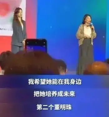 幽默的自我介绍女生（幽默的自我介绍女生简短）