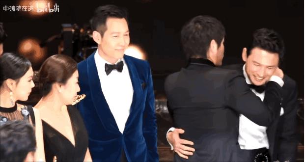 为啥有人恋爱脑挖野菜 有人斩男神事业也高峰（反用恋爱脑 只赢不亏）