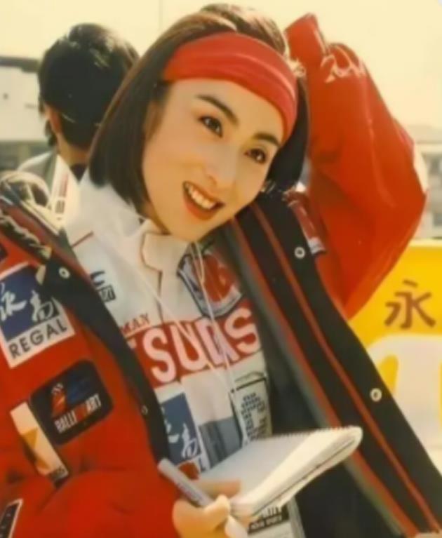 两个独立包装的女人（两个独立包装的女人讲的是什么意思）