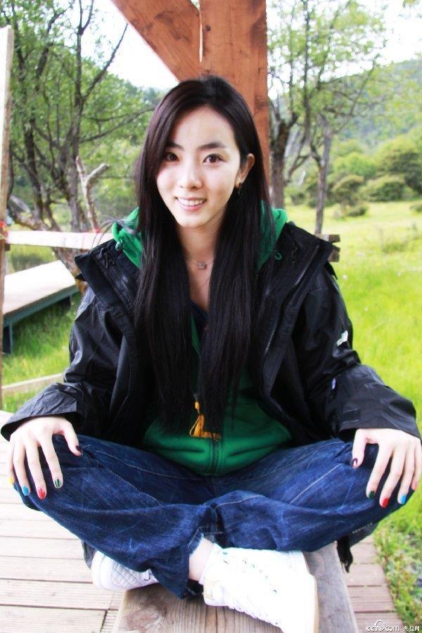给各台春晚气质主持打分,倪萍成经典,马凡舒初登台惊艳
