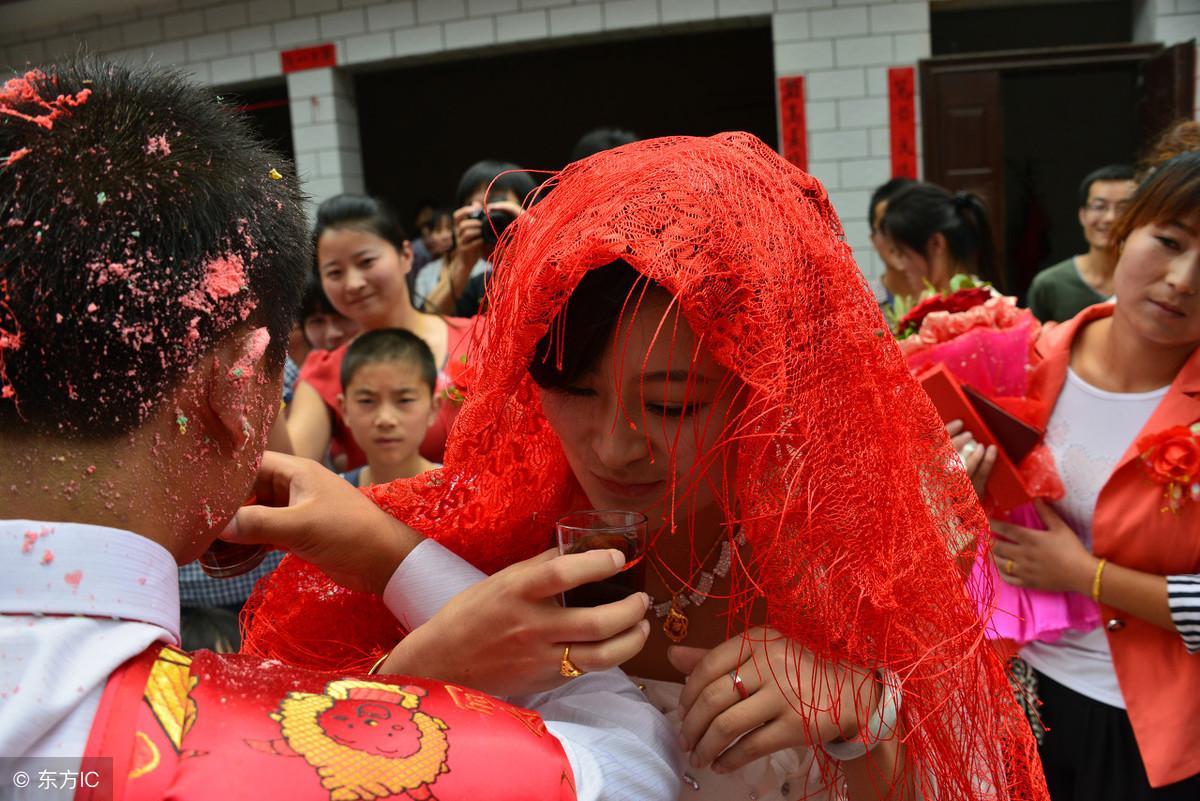 农村讲究女大一不是妻 女大三抱金砖(为啥大一岁不能娶)