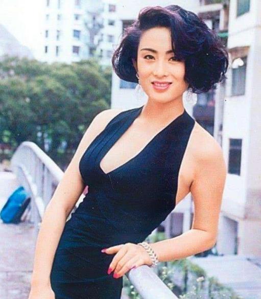 两个独立包装的女人（两个独立包装的女人讲的是什么意思）