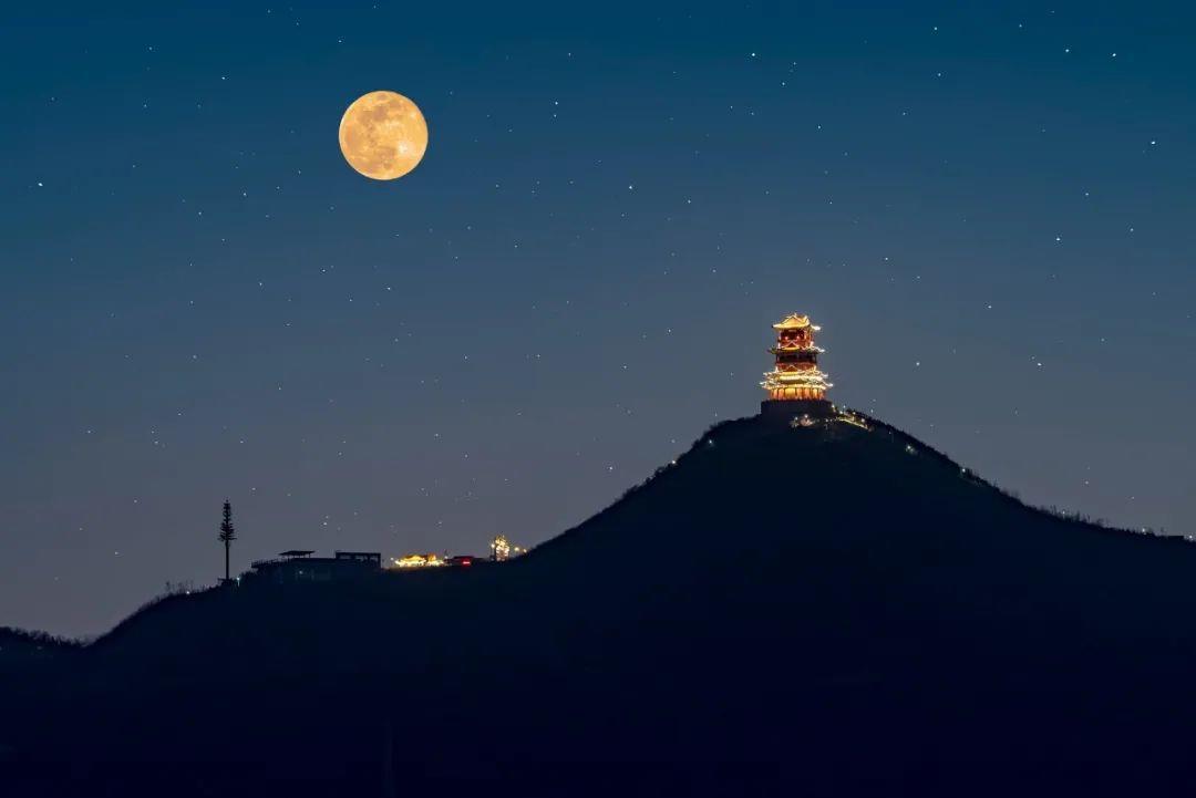 关于月亮的诗歌有哪些(盘点写明月最美的10首诗词)