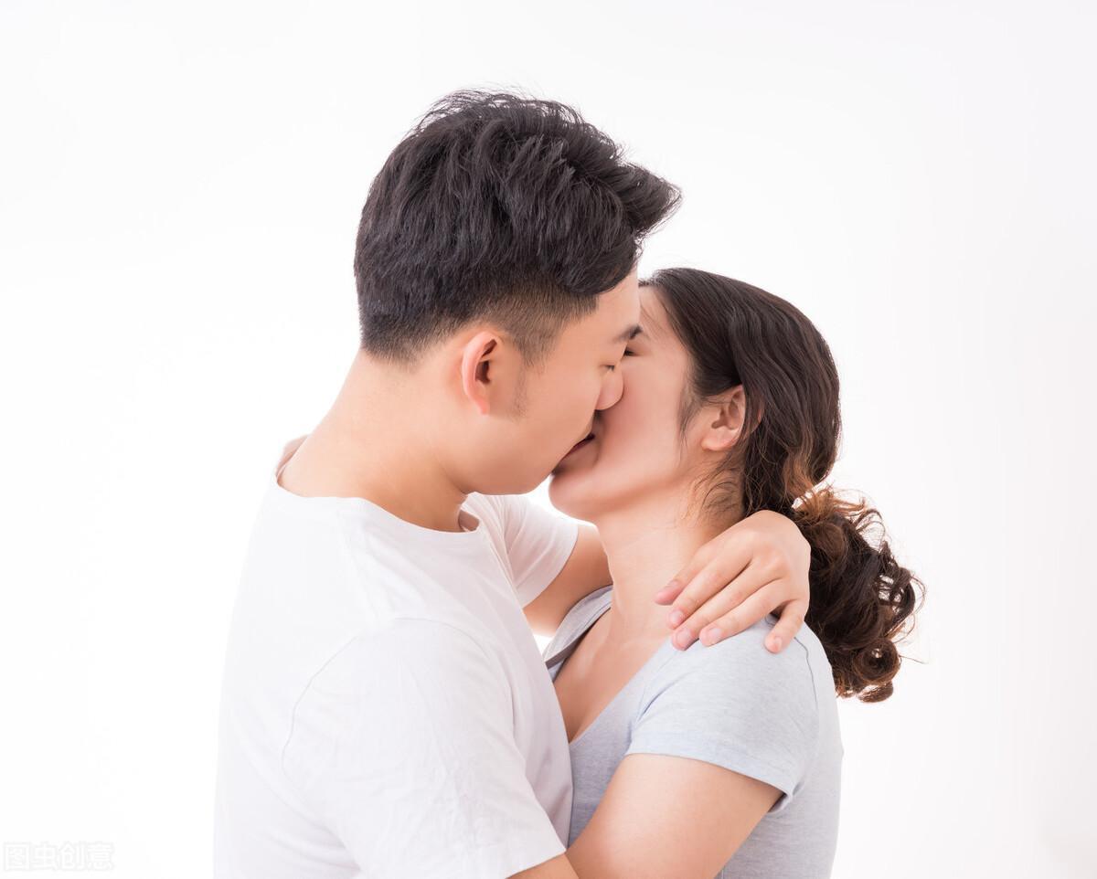 如何让女人积极主动联系你(过来人告诉你四个技巧)