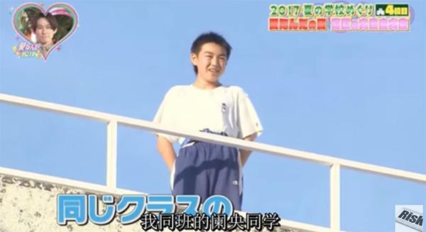 青春期男孩喜欢男生怎么办（青春期女孩喜欢男孩正常吗）