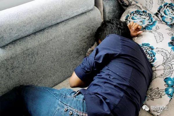 睡眠不好失眠怎么办 每天睡前活动十分钟(告别失眠 容颜变好)