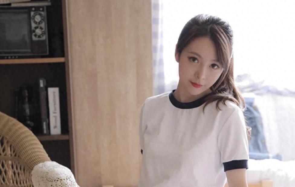 加女孩子*怎么聊天（和女孩子聊天开场白）