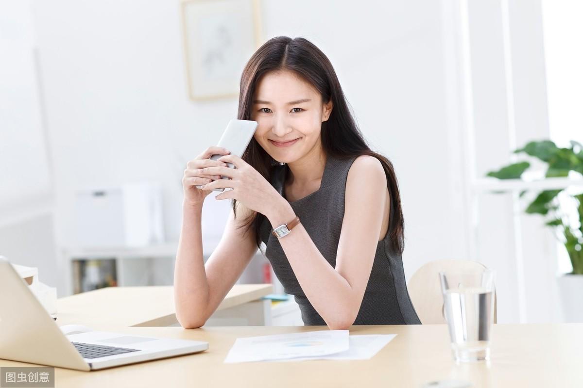 男生如何吸引女生(轻松撩到喜欢的她)