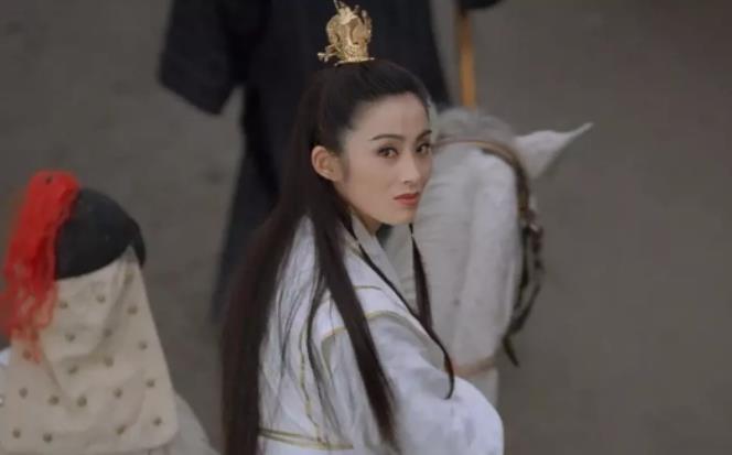 两个独立包装的女人（两个独立包装的女人讲的是什么意思）