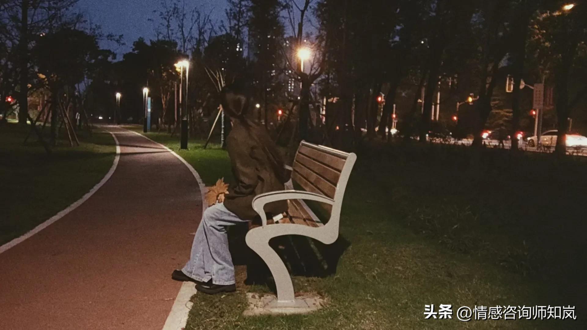 一个人为什么会莫名其妙的想哭（为什么一个人总莫名的流泪）