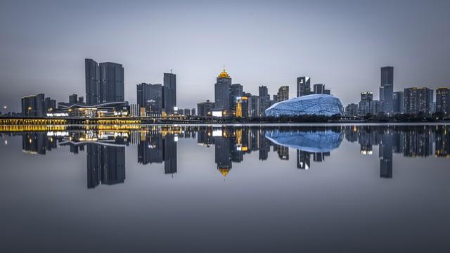 中国27个省会规模对比(沈阳超郑州,南宁、合肥和福州仅为大城市)