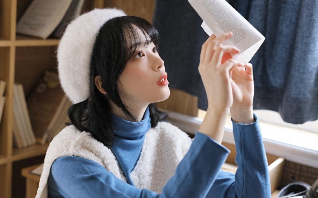 夸女孩子漂亮的话幽默(夸奖女生的句子)
