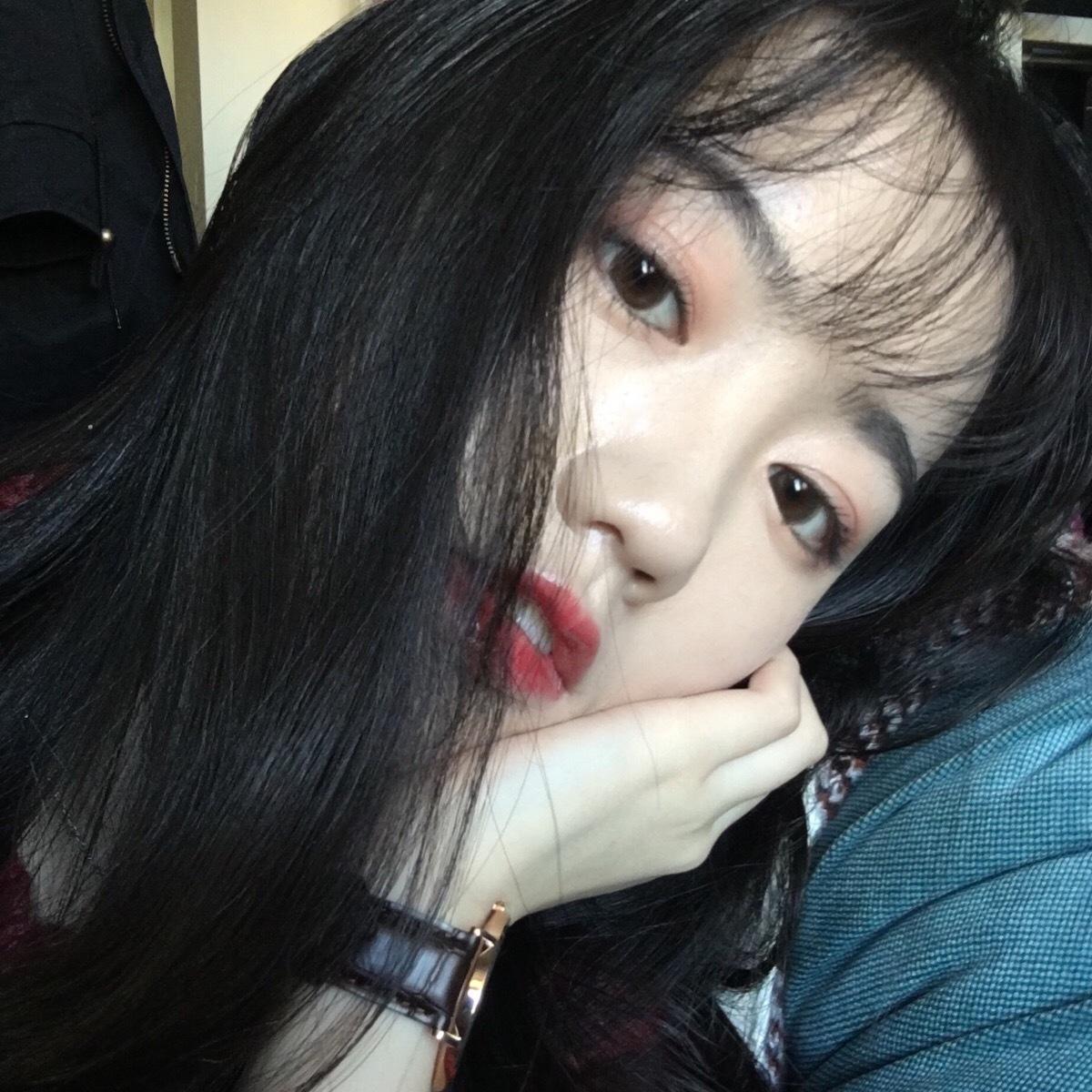 和女生聊了几分钟后找不到话题怎么办?教你几个聊天技巧