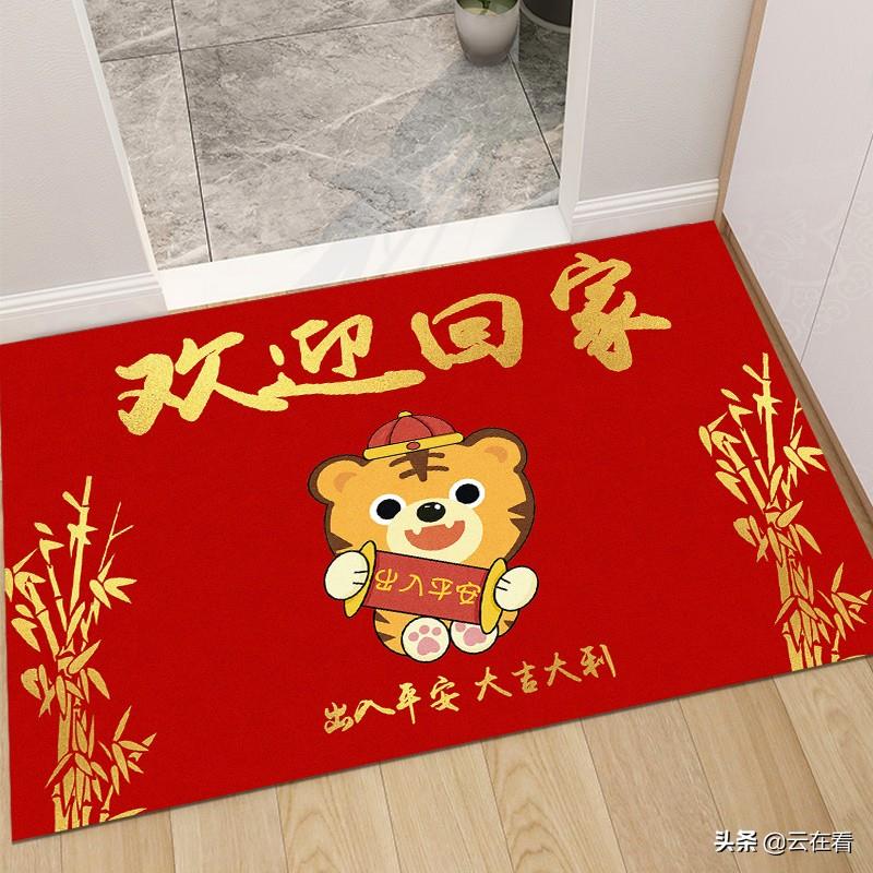 女儿带男友回家爸爸放鞭炮迎接,男友表示很激动