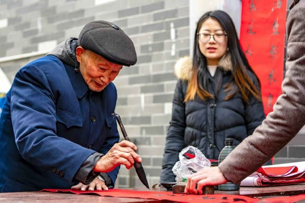 四个牛字复制粘贴（牛仔贴画手工制作）