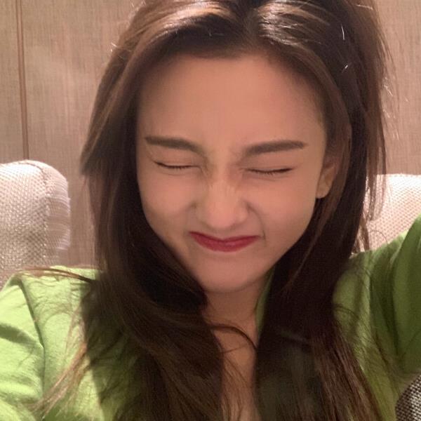 怎么知道女生喜不喜欢你(看完这几件事你就能读懂她的暗示)