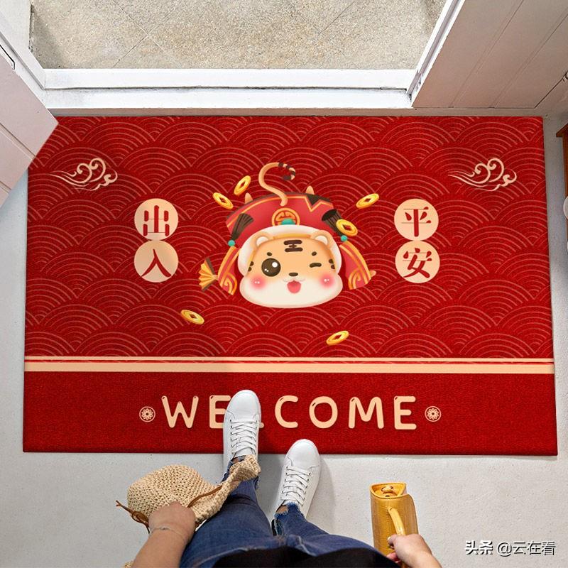 女儿带男友回家爸爸放鞭炮迎接,男友表示很激动