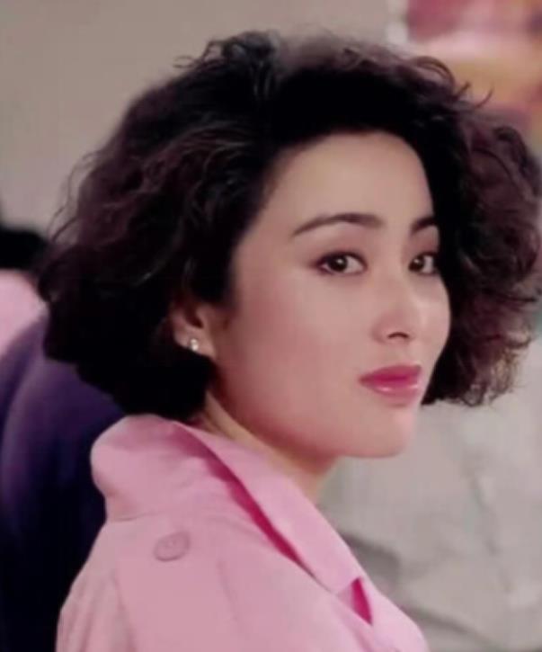 两个独立包装的女人（两个独立包装的女人讲的是什么意思）