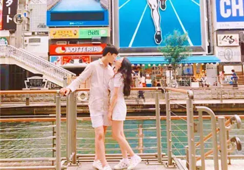 第一次不会接吻怎么办?教你四招,少女初吻必读