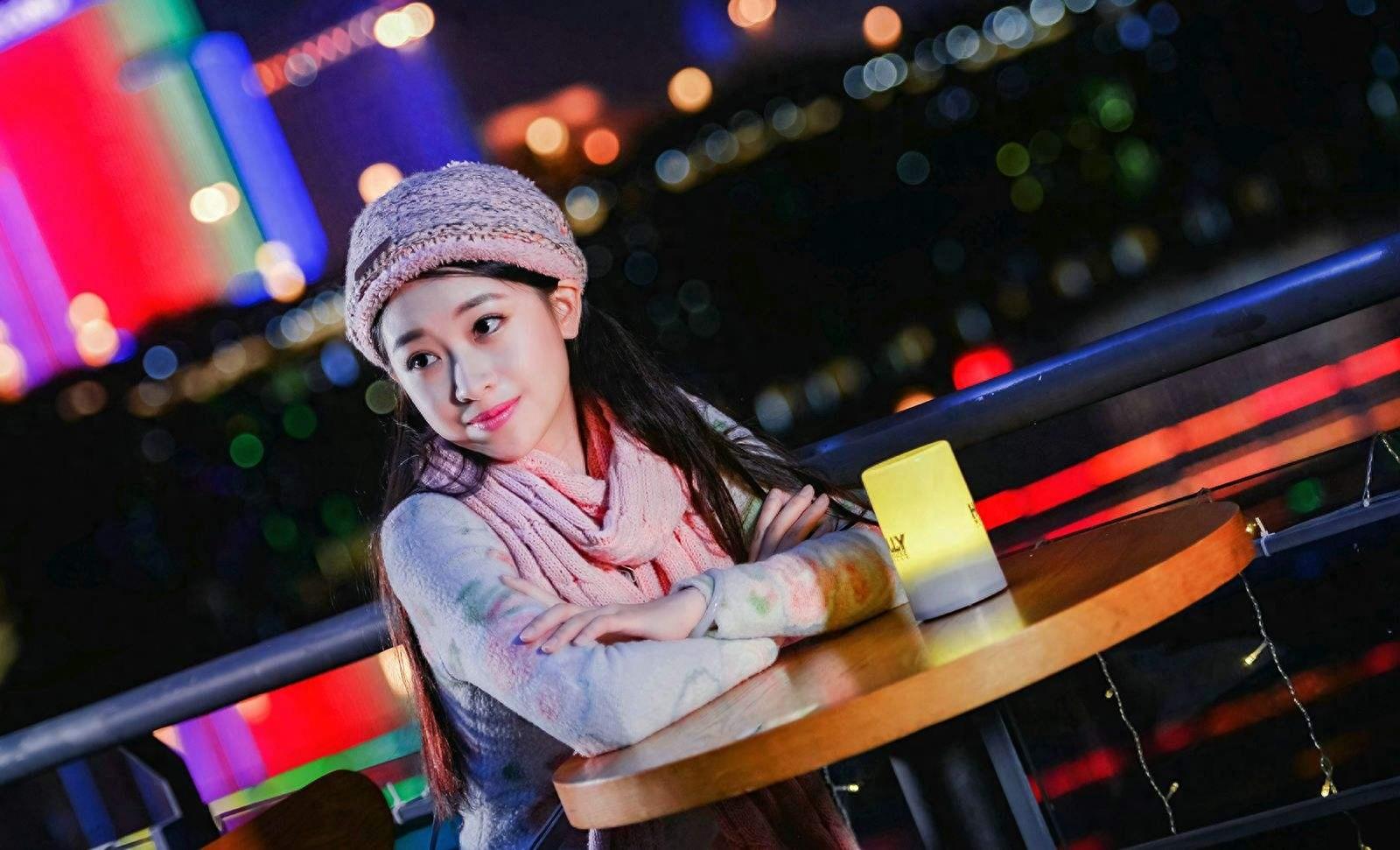 在酒吧怎么搭讪妹子(如何在酒吧和女生搭讪)
