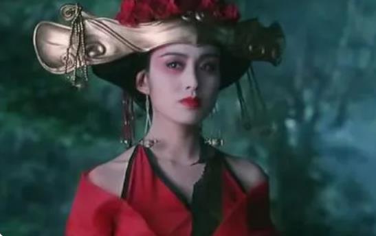 两个独立包装的女人（两个独立包装的女人讲的是什么意思）