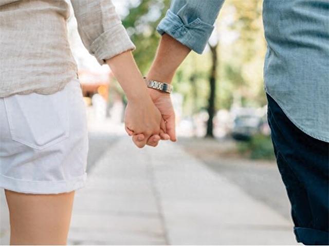 适合夫妻之间的私密情话（老公老婆之间的肉麻表白）