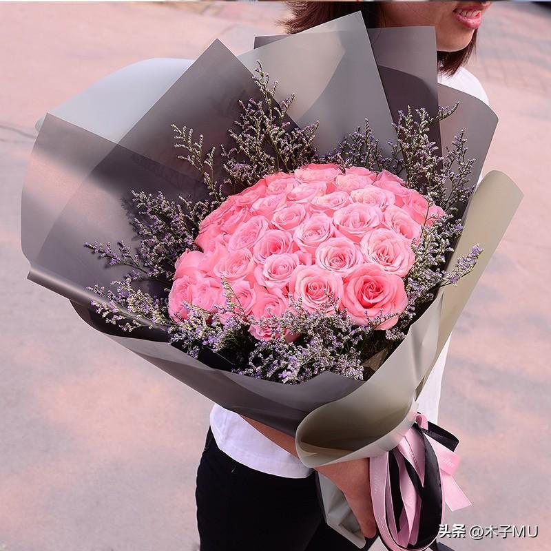 送粉红玫瑰花的花语及含义(这些人最适合收到)