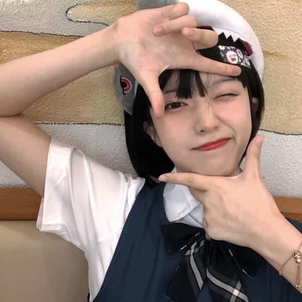 怎么挑起女生的兴趣（做到这三点 一定让她追着你不放手）