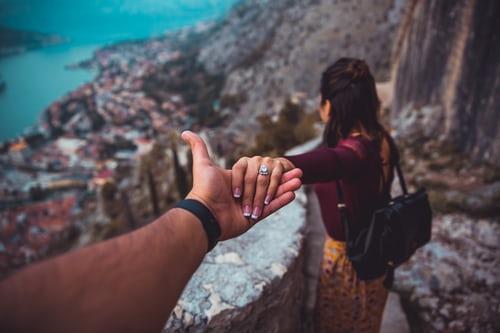 老婆心里有了别人的表现(女人出轨后13个征兆)