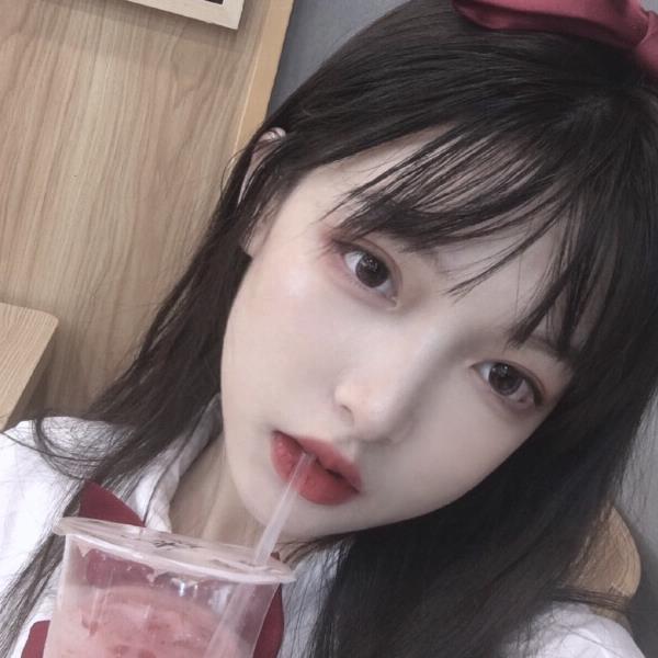 怎么挑起女生的兴趣（做到这三点 一定让她追着你不放手）