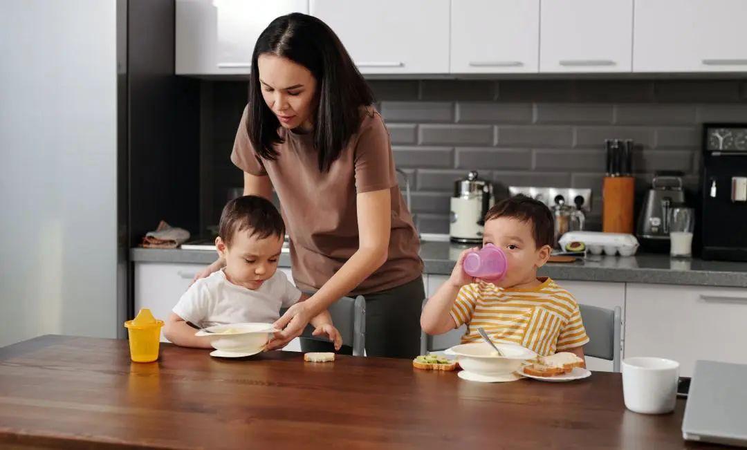 怎样疏导初中生早恋（初中如何避免早恋）