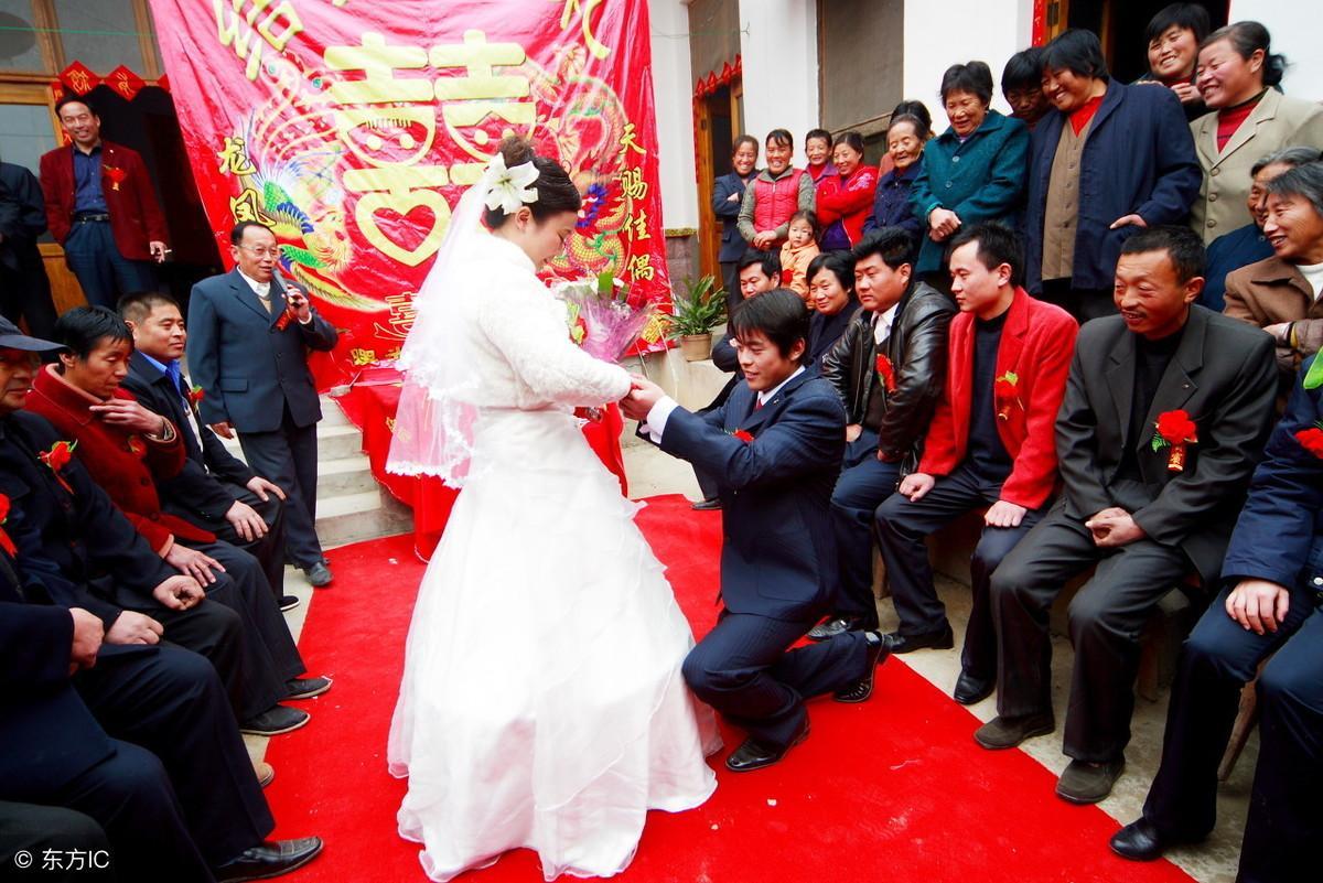 农村讲究女大一不是妻 女大三抱金砖(为啥大一岁不能娶)