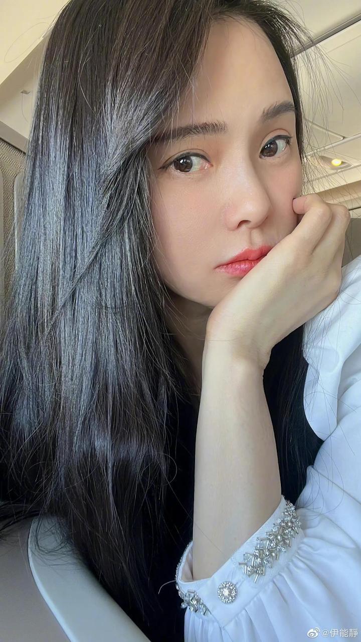 伊能静谈爱情无对错只有适不适合，往左社死往右浪漫