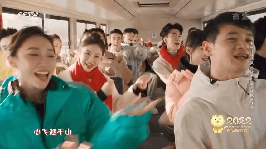 张若昀春晚高马尾错位图好好笑，还有一点点可爱！