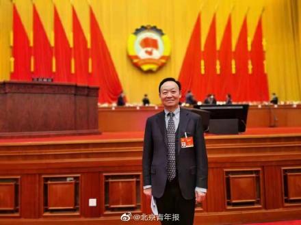 委员建议第三孩免费上幼儿园，面对劳动力短缺问题
