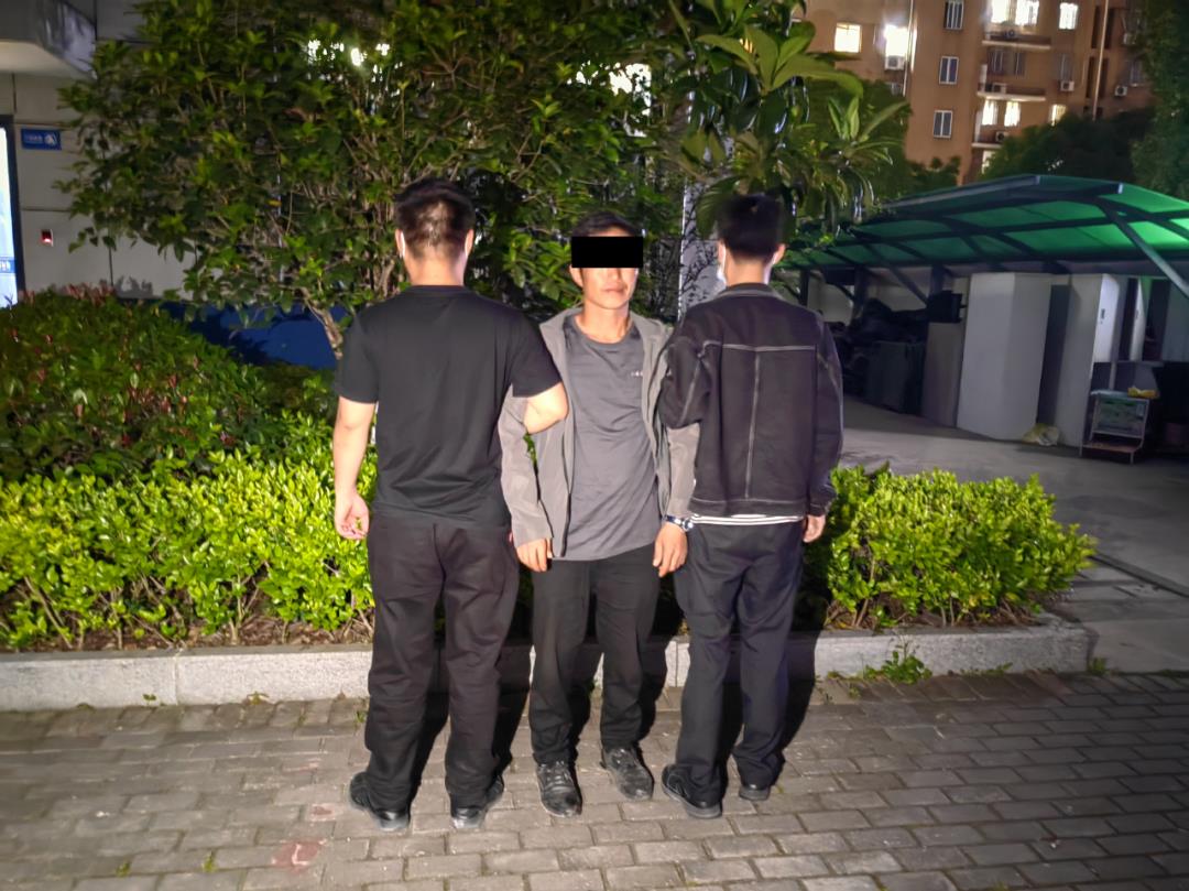 怎么在附近人叫小姐（有没有线上买衣服的送货上门）