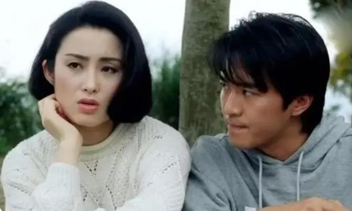 两个独立包装的女人（两个独立包装的女人讲的是什么意思）