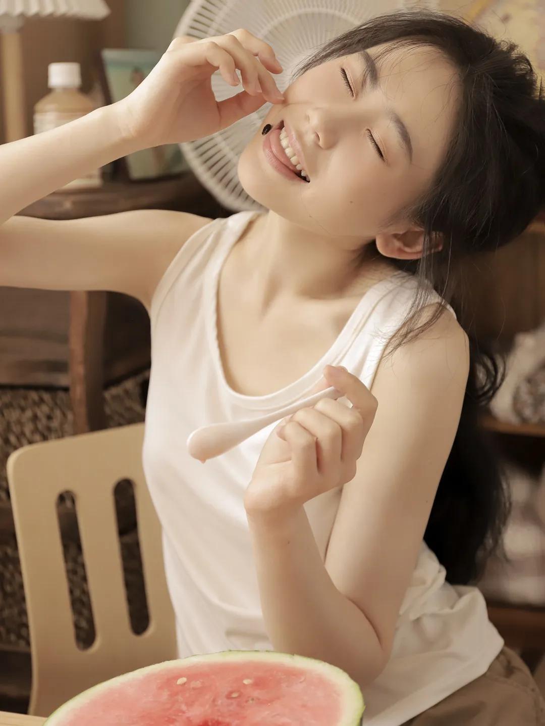 她是对你有好感 还是养备胎(简单几个现象教你分辨)