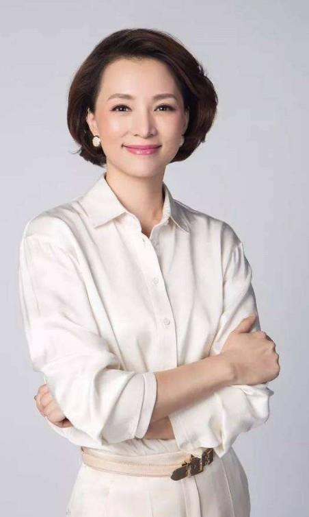 给各台春晚气质主持打分,倪萍成经典,马凡舒初登台惊艳