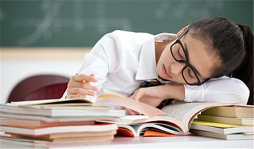 懒惰的孩子如何提高学习兴趣(四个方法教你激发孩子的学习热情)