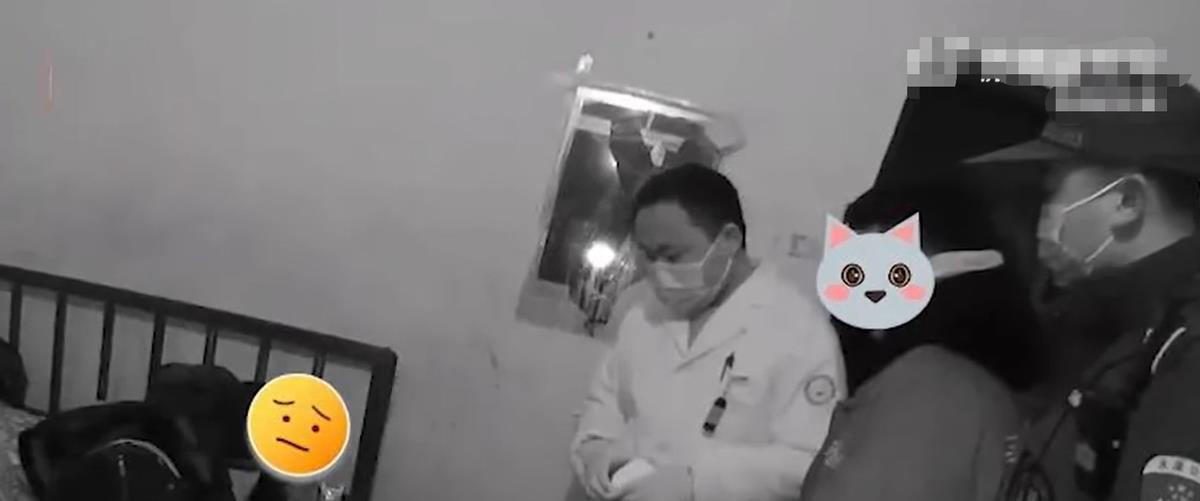 男子与妻子吵架砍断自己小拇指，对自己太狠了