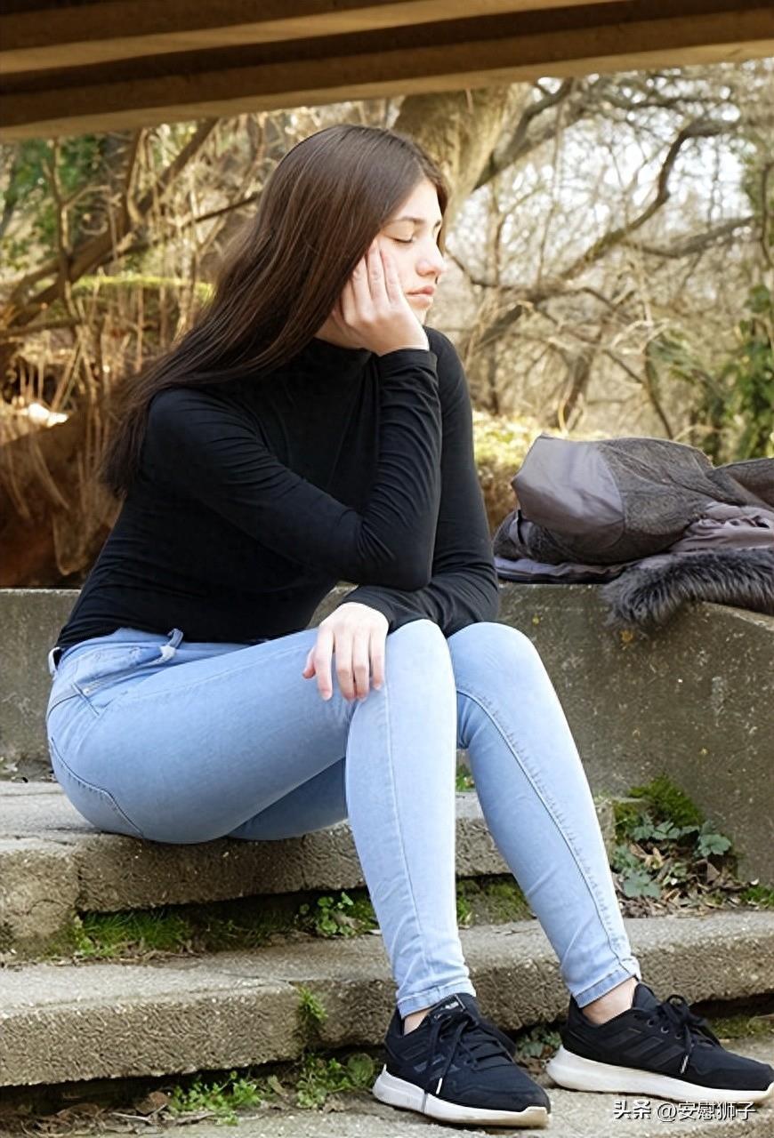 当女孩子不理你的时候怎么办(女人不主动联系你时)
