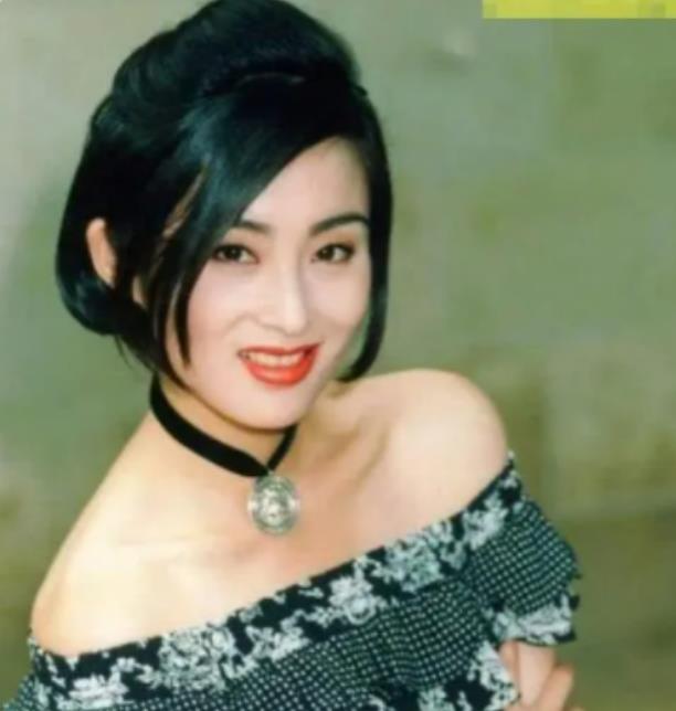 两个独立包装的女人（两个独立包装的女人讲的是什么意思）