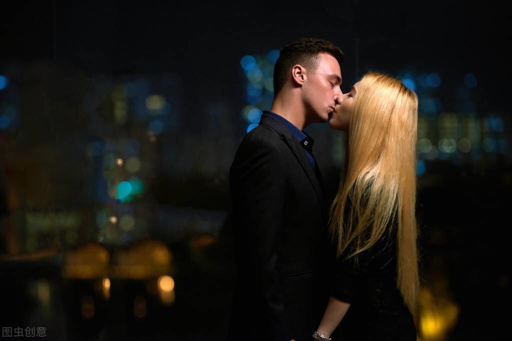 如何让女人积极主动联系你(过来人告诉你四个技巧)