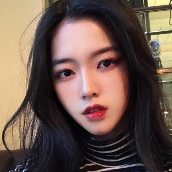 和心仪的女生聊天聊什么话题(这三个话题 高情商男生都在用)